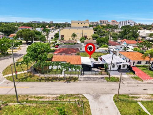a-3500 Nw 1st St, Miami, FL, 33125-4802 | Card Image