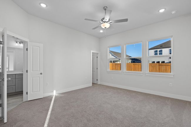 19112 Ariel Elena Way, House other with 5 bedrooms, 4 bathrooms and 6 parking in Pflugerville TX | Image 12