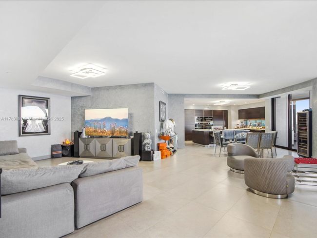 APT-5505 - 18555 Collins Ave, Condo with 3 bedrooms, 5 bathrooms and null parking in Sunny Isles Beach FL | Image 10