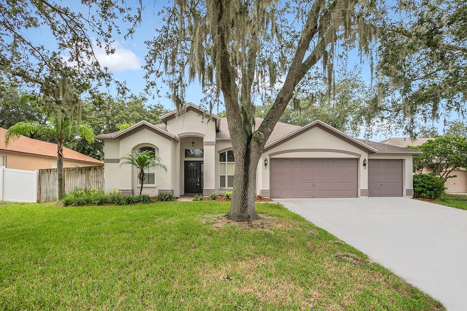 Canter Ct, Valrico, FL 33596