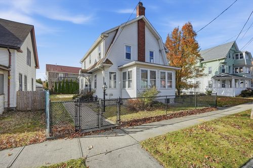 572 Springfield St, Chicopee, MA, 01013-2853 | Card Image