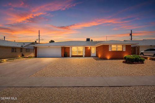 3218 Wedgewood Dr, El Paso, TX, 79925-4305 | Card Image