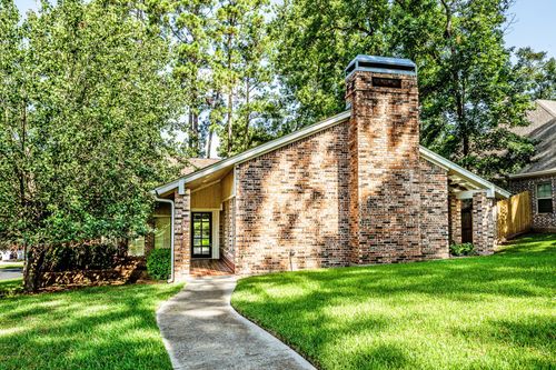 422 River Oaks Dr, Huntsville, TX, 77340 | Card Image