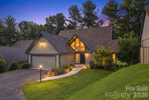 155 Winding Meadows Dr, Flat Rock, NC, 28731-9518 | Card Image