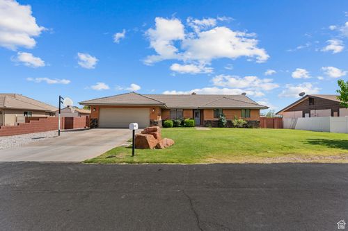 1221 Junipero Serra Dr, St George, UT, 84790-7628 | Card Image