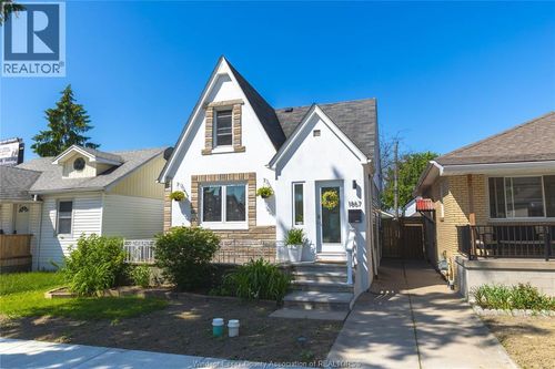 1867 St Luke Rd, Windsor, ON, N8W3W8 | Card Image