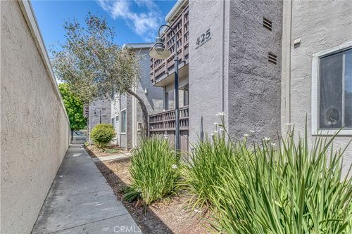 425 W Laurel Dr, Salinas, CA, 93906-3440 | Card Image