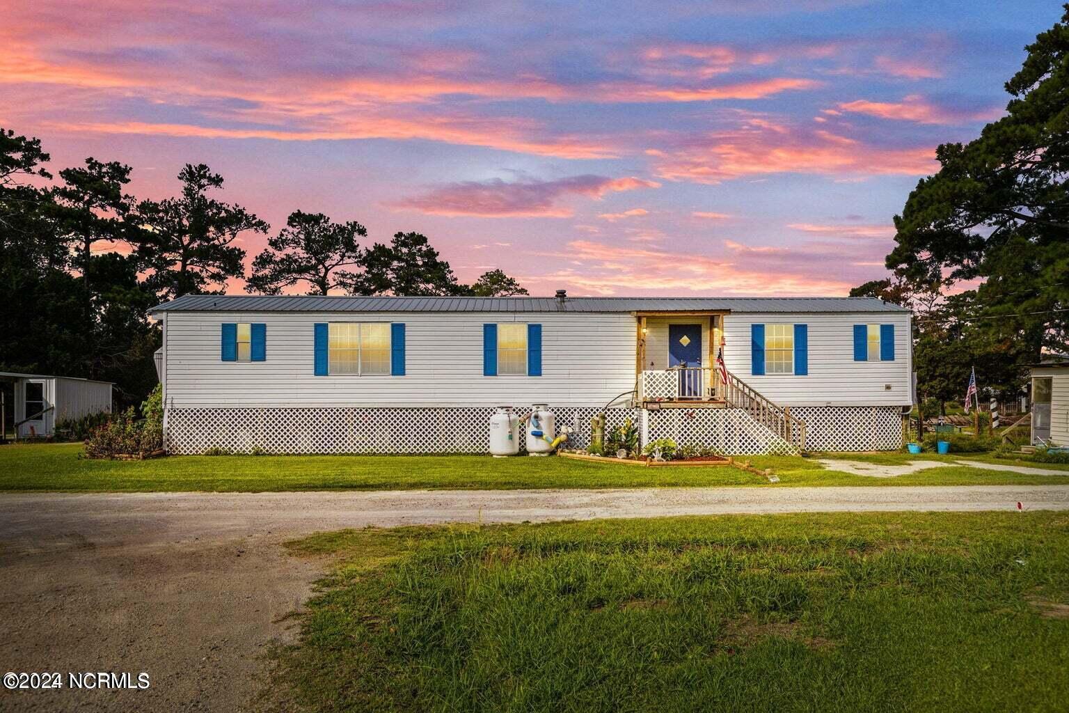 Dawn St, New Bern, NC 28560