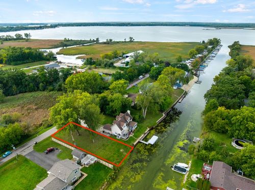 26118 W Oak Ave, Antioch, IL, 60002-9741 | Card Image