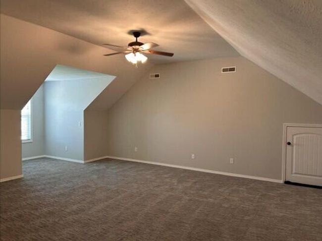 Bonus Room Window | Image 15