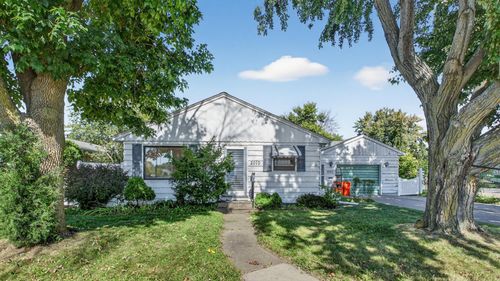 2010 Brackett Ave, Eau Claire, WI, 54701-4629 | Card Image