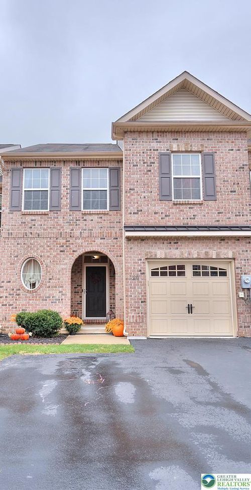 271 Blue Sage Dr, ALLENTOWN, PA, 18104-8202 | Card Image