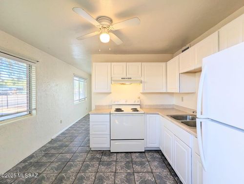 1605 N Belvedere Ave, Tucson, AZ, 85712-3465 | Card Image