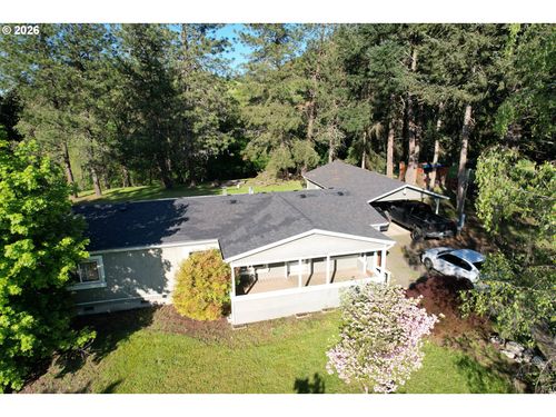 231 Arrow Way, Myrtle Creek, OR, 97457-9446 | Card Image