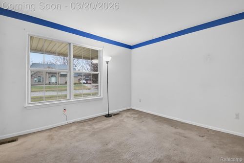 38733 Covington Dr, Wayne, MI, 48184-1079 | Card Image