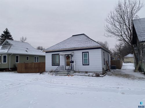 207 W 1st Ave Avenue, Flandreau, SD, 57028 | Card Image