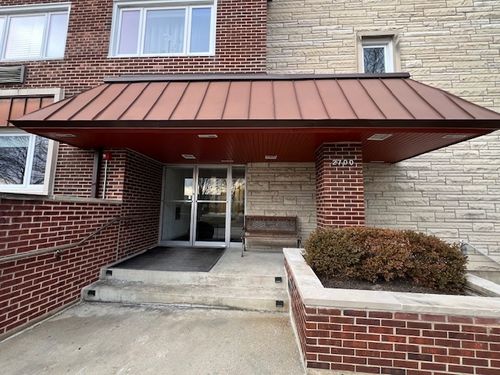 apt-104-2700 E Bel Aire Dr, Arlington Heights, IL, 60004-6660 | Card Image
