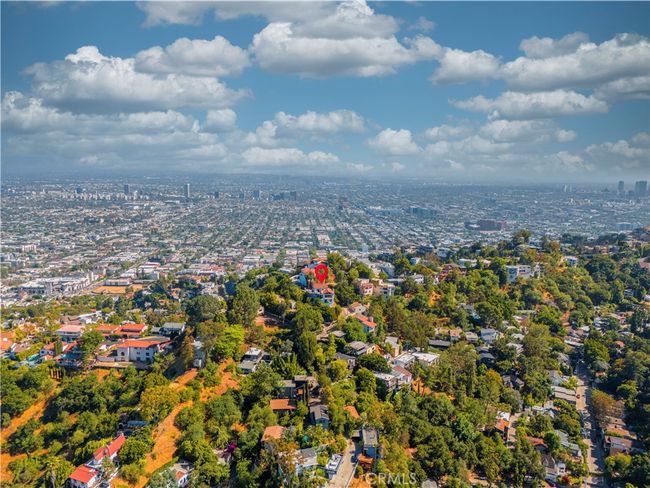 8280 Grand View Dr, House other with 3 bedrooms, 4 bathrooms and 2 parking in LOS ANGELES CA | Image 57
