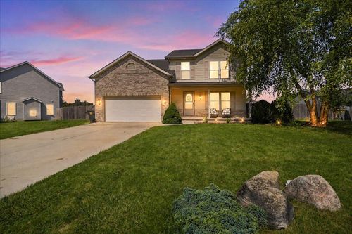 328 Pepper Creek Dr, Valparaiso, IN, 46385 | Card Image