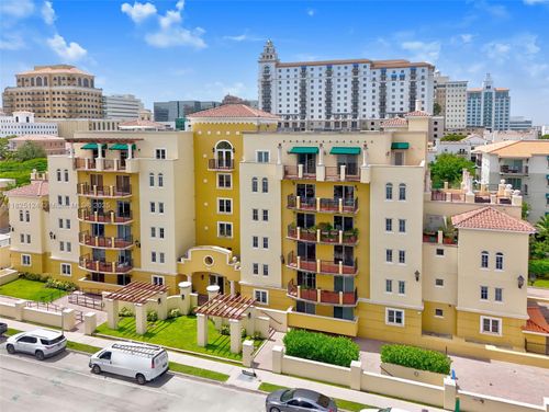 apt-402-322 Madeira Ave, Coral Gables, FL, 33134-4290 | Card Image