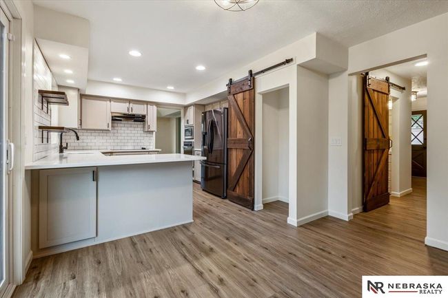 3102 Lynnwood Dr, House other with 4 bedrooms, 4 bathrooms and 2 parking in Bellevue NE | Image 9