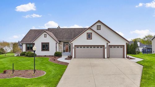 1227 Wegner Drive, MUKWONAGO, WI, 53149 | Card Image