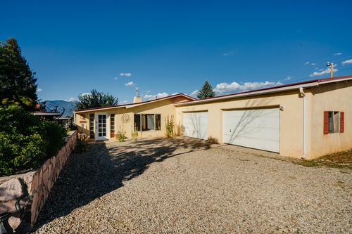 139A Dona Ana Rd, Ranchos de Taos, NM, 87557 | Card Image