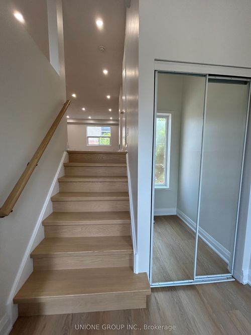 7-1570 Reeves Gate, Oakville, ON, L6M3J3 | Card Image