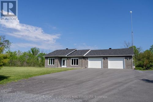14029 Concession 7-8 Corners, North Stormont, ON, K0C1H0 | Card Image