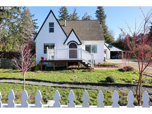 260 N Henry St, Coquille, OR, 97423-1949 | Card Image