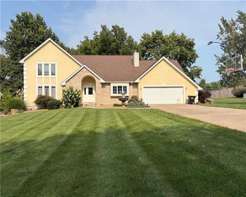 4135 Apple Ridge Rd, Sedalia, MO, 65301-8946 | Card Image