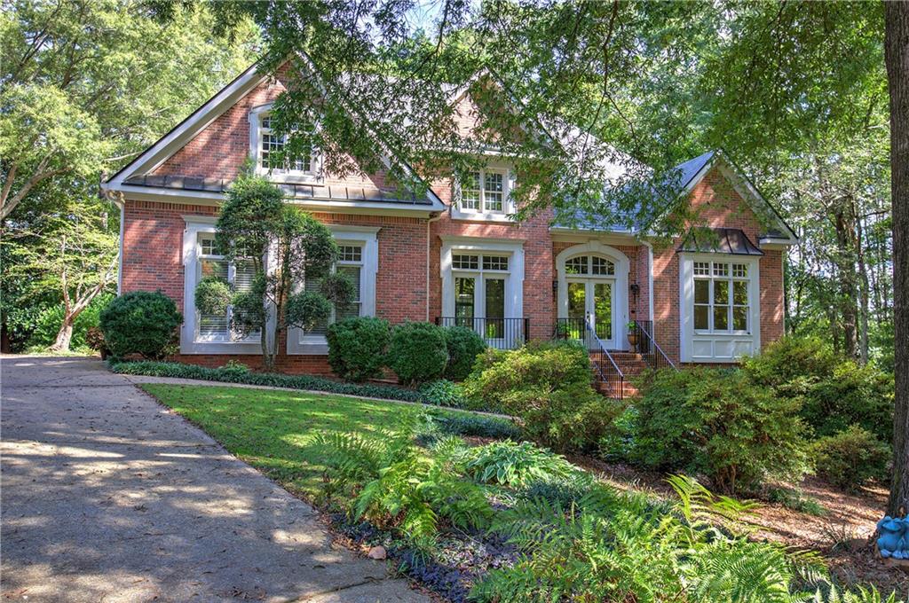 Mckelvey Ct, Cartersville, GA 30121