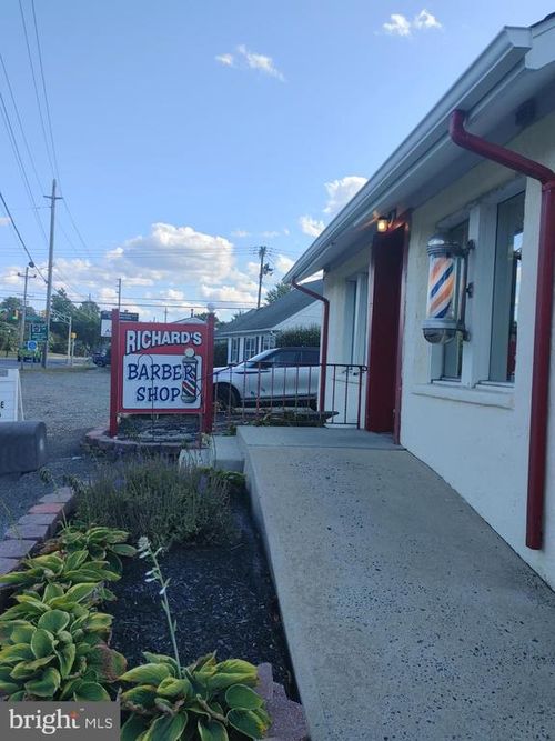 463 Route 9, WARETOWN, NJ, 08758-1711 | Card Image