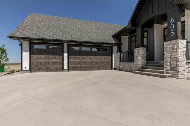 605 Gold Canyon Cove S, Home with 4 bedrooms, 3 bathrooms and 6 parking in Lethbridge AB | Image 2