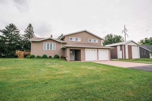 403 Bluebird Ln, Loyal, WI, 54446-9522 | Card Image