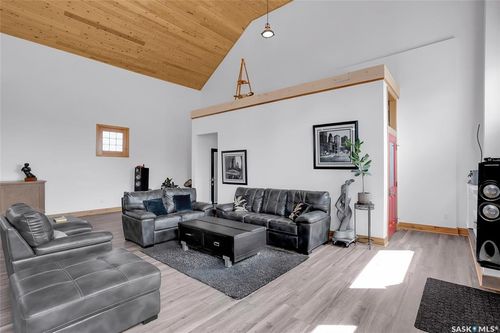 310 Av F S, Saskatoon, SK, S7M1T2 | Card Image