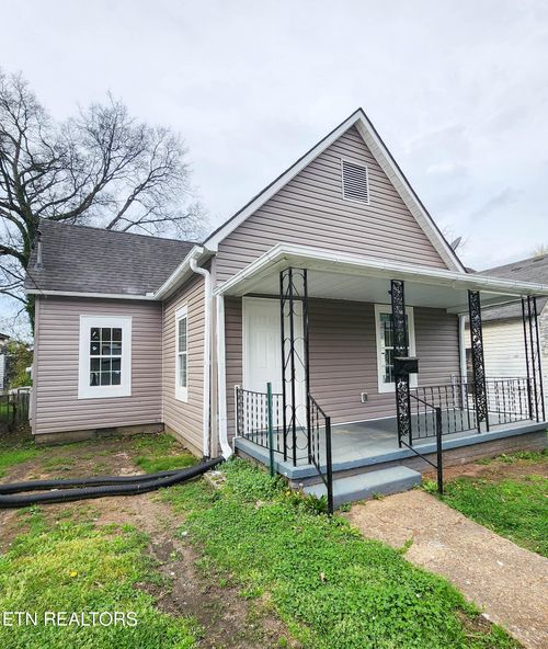 1617 Worth St, Knoxville, TN, 37917-5570 | Card Image