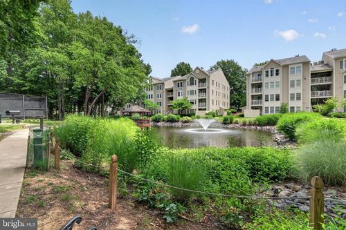 411b-12249 Fairfield House Dr, FAIRFAX, VA, 22033-3969 | Card Image