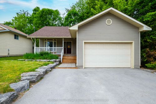 17 Short St, Kawartha Lakes, ON, K0M1N0 | Card Image