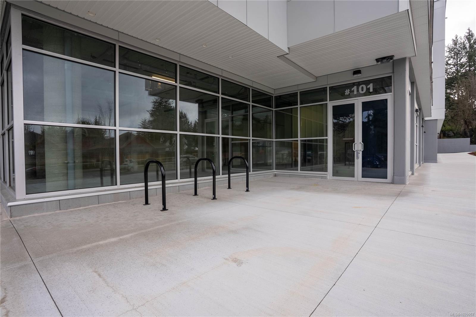 Commercial Sale in View Royal 2