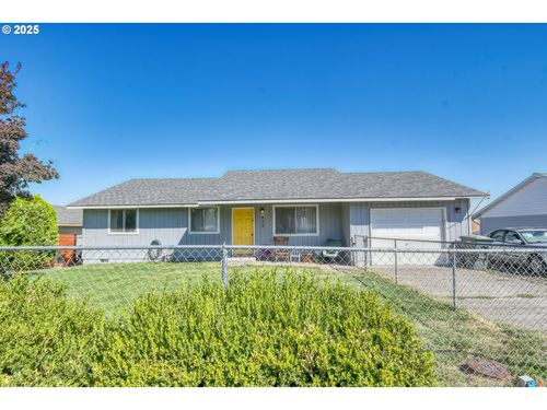 413 Sw Nye Ave, Pendleton, OR, 97801-4131 | Card Image