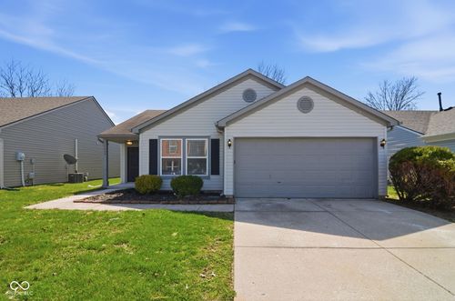 7433 Redcliff Rd, Indianapolis, IN, 46256-3949 | Card Image