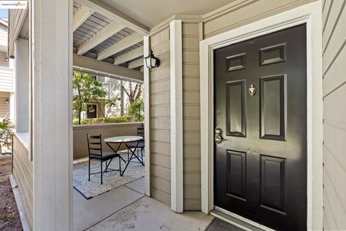 apt-d-520 Canyon Oaks Dr, Oakland, CA, 94605-3897 | Card Image