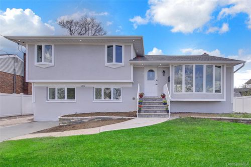 1716 White St, North Bellmore, NY, 11710-2932 | Card Image