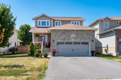 102 Mcdonough Cres, Amherstview, ON, K7N0A4 | Card Image