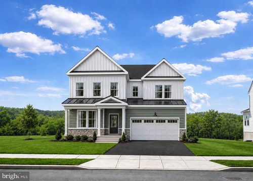 32 Steiner Way, Perkiomenville, PA, 18074-8704 | Card Image