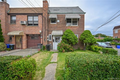 5243 69th Pl, Maspeth, NY, 11378-1431 | Card Image