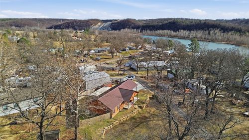 52 Autumn Ln, Salina, OK, 74365-1800 | Card Image