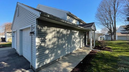 46-169 Hunters Ln Ne, Rockford, MI, 49341-1356 | Card Image