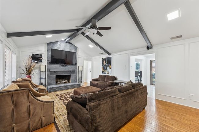 2000 E Branch Hollow Dr, House other with 3 bedrooms, 3 bathrooms and null parking in Carrollton TX | Image 13